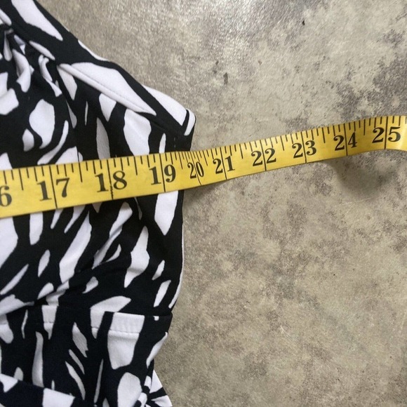 Trimshaper Swimwear Womens‎ Size 24W Shirred Web Design Tank Black White - Picture 3 of 10